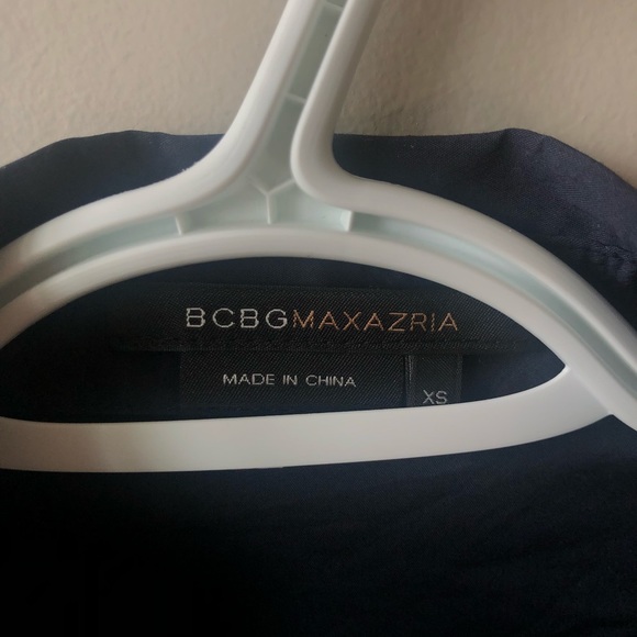 BCBG MaxAzria Front Tie Navy Blue Work Top - Picture 3 of 4